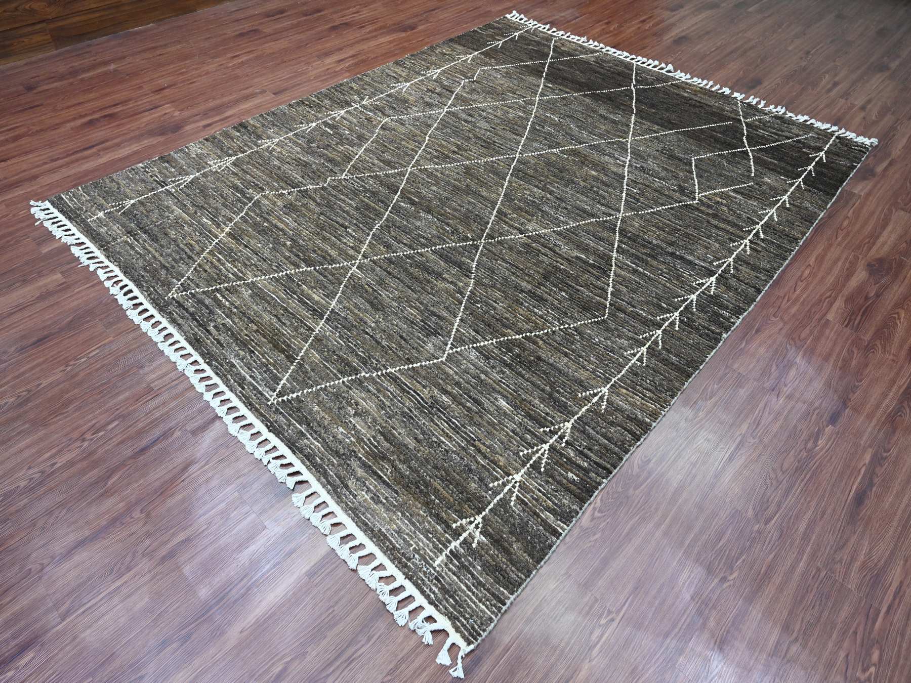 Umber Design Rug 8'x10' Umber Brown, Moroccan Weave with Geometric Design, Tone on Tone ...