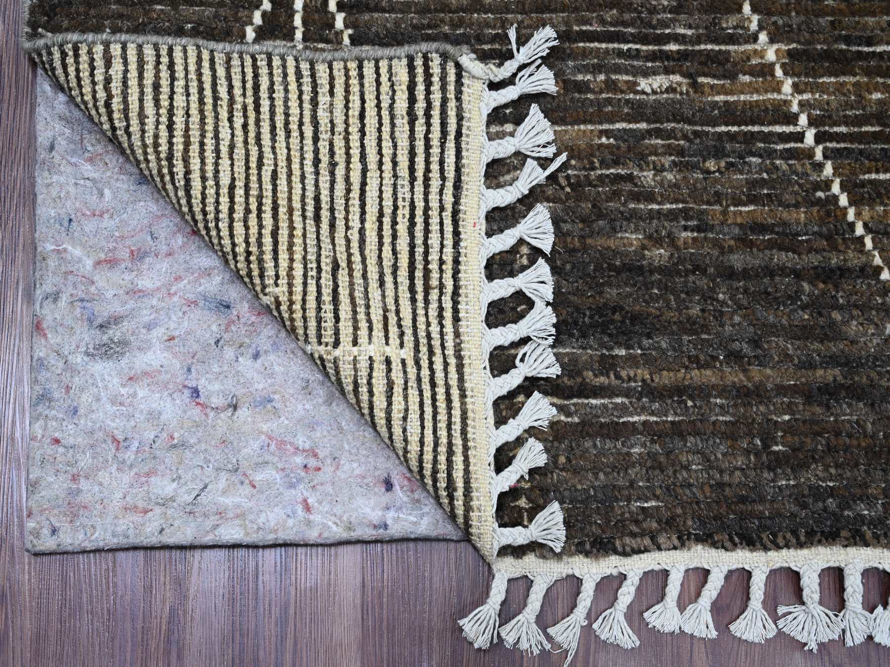 Umber Design Rug 8'x10' Umber Brown, Moroccan Weave with Geometric Design, Tone on Tone ...